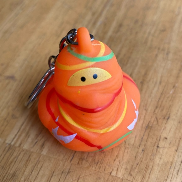 Orange duck Keychain or bag charm pre-owned good condition for collection - Picture 1 of 7